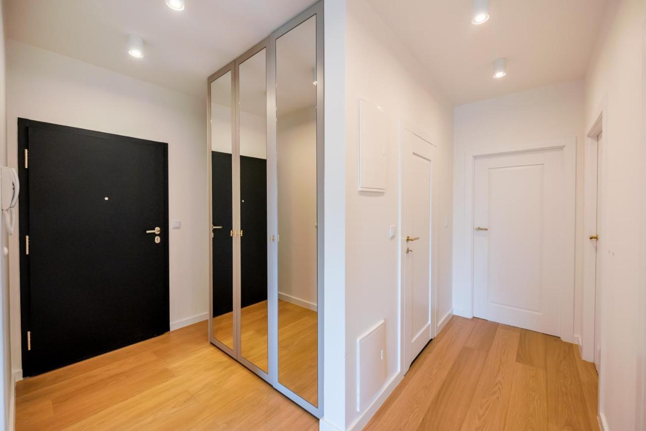 Wola Marble Apartment Warsawa Bagian luar foto