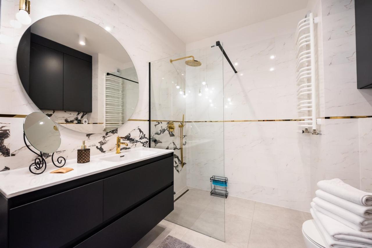 Wola Marble Apartment Warsawa Bagian luar foto